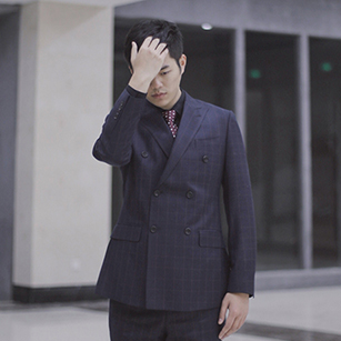 ��ʿ���{������������