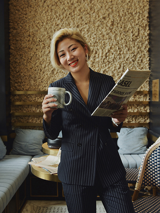 �@�Ӻ�ɫë�ش��´��䣬������