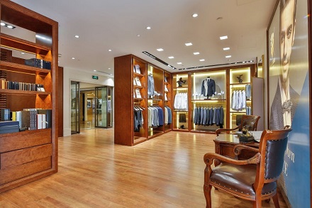 ���b����Ʒ�ơ�LESS&MORE���@��ǧ�f A+ ݆���Y���á�ӆ���̡���չ�I��߅��